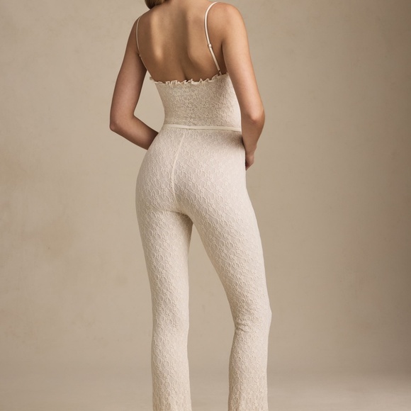 Oh Polly Bow-Detail Lace Flared Jumpsuit in Ivory Size XSXS / Regular - Picture 3 of 3